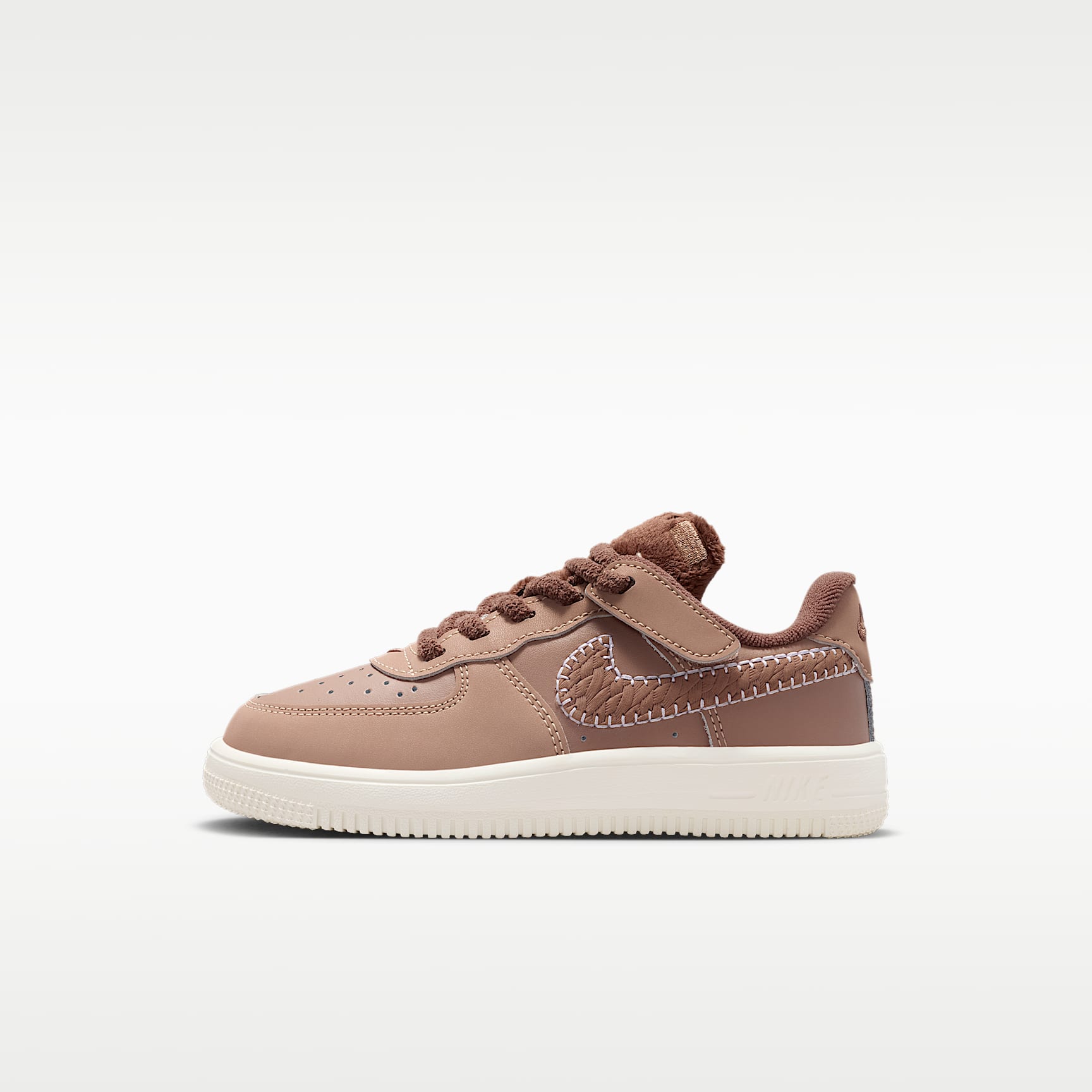 Nike Force 1 Low EasyOn Younger Kids' Shoes. Nike CA